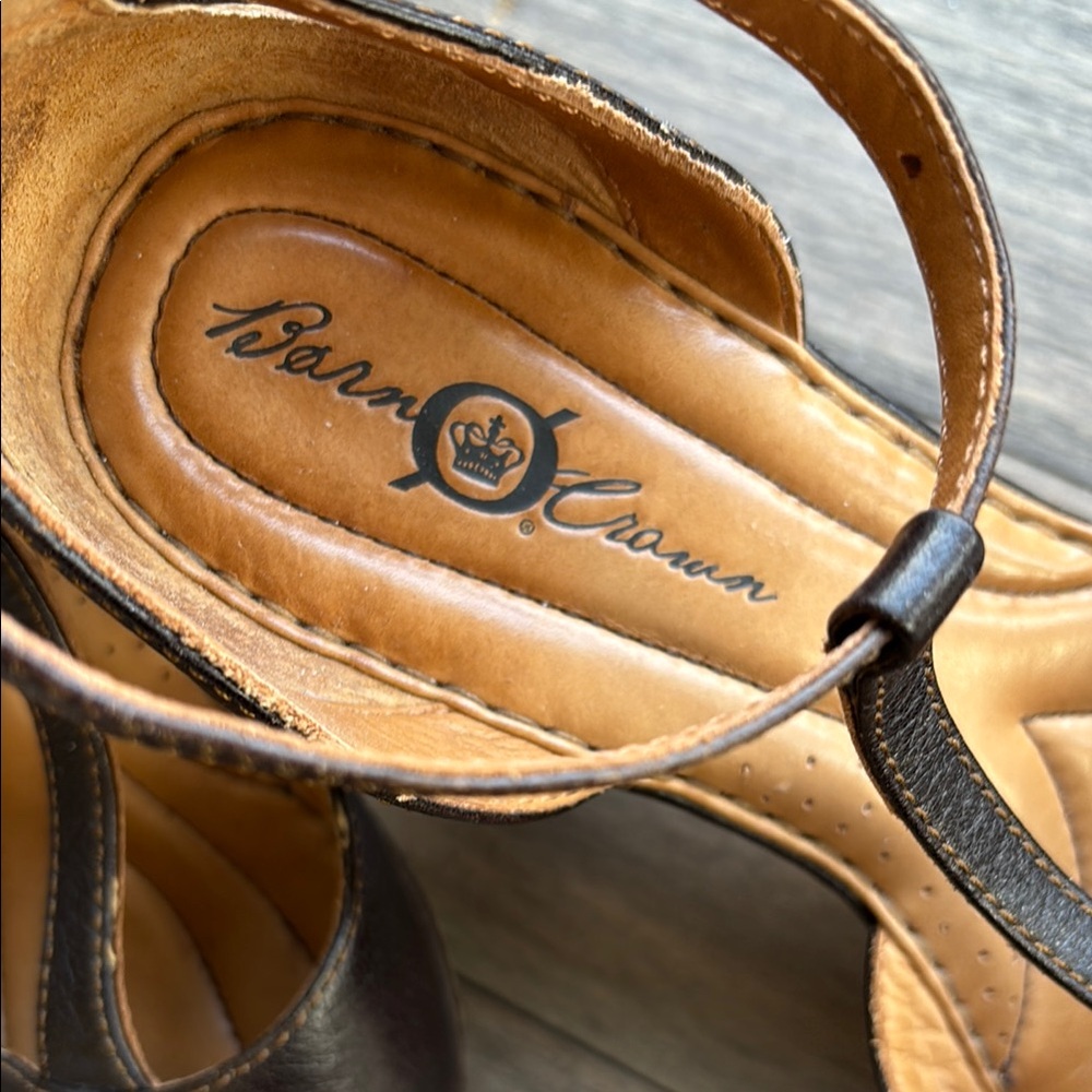 Elegant Born Crown Brown Leather Women's Heels - Picture 3 of 9